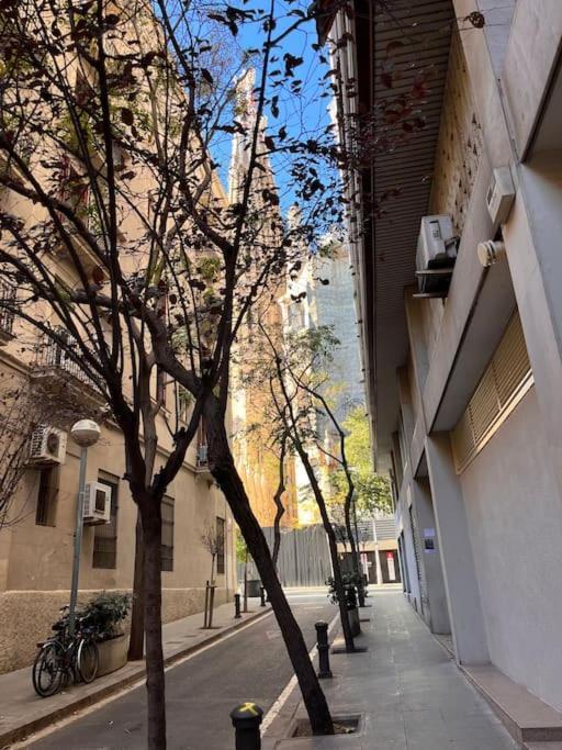 Loft Nearby Sagrada Familia Apartment บาร์เซโลนา ภายนอก รูปภาพ